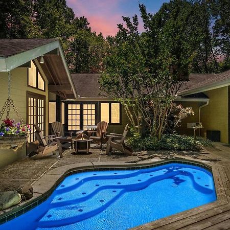 Bourbon Hollow Lodge With Hot Tub And Pool Plus Game Room Only 5 Min To Downtown 개틀린버그 외부 사진